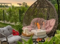Biokominek wolnostojący garden mini z szybami biały aranżacyjne 06.webp