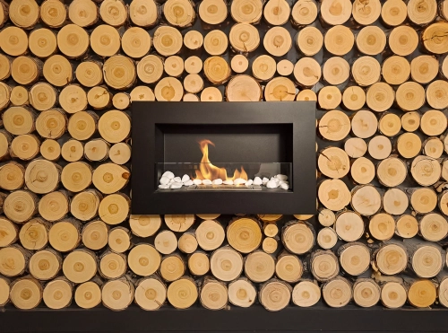 Biokominek  650x400 box czarny z szybą aranżacja 003.webp